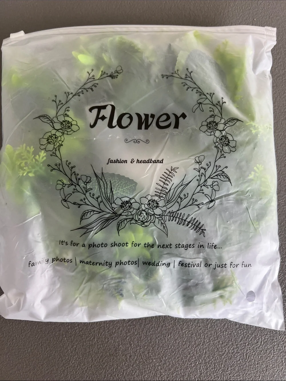 🍃🤍NWT LUSH FAUX GREEN & WHITE FLORAL HEAD CROWN🤍🍃